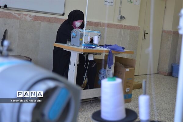 تهیه و تولید ماسک توسط بانوان و دانش آموزان بسیجی فیروزکوه