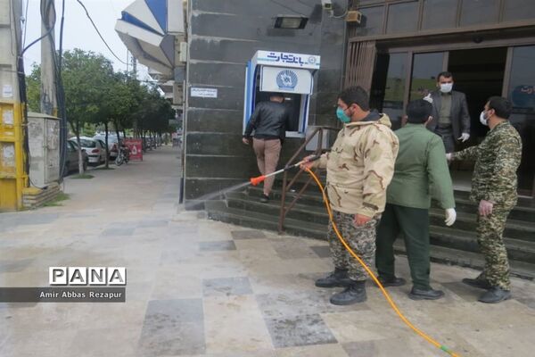ضدعفونی کردن معابر و اماکن شهری در محمودآباد
