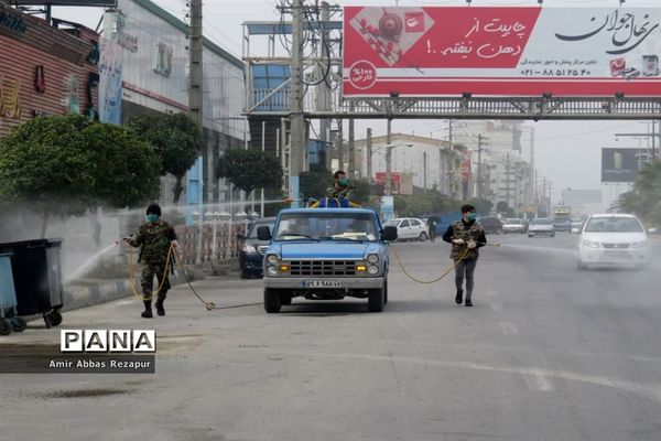 ضدعفونی کردن معابر و اماکن شهری در محمودآباد