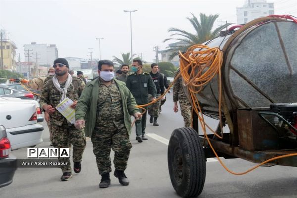ضدعفونی کردن معابر و اماکن شهری در محمودآباد