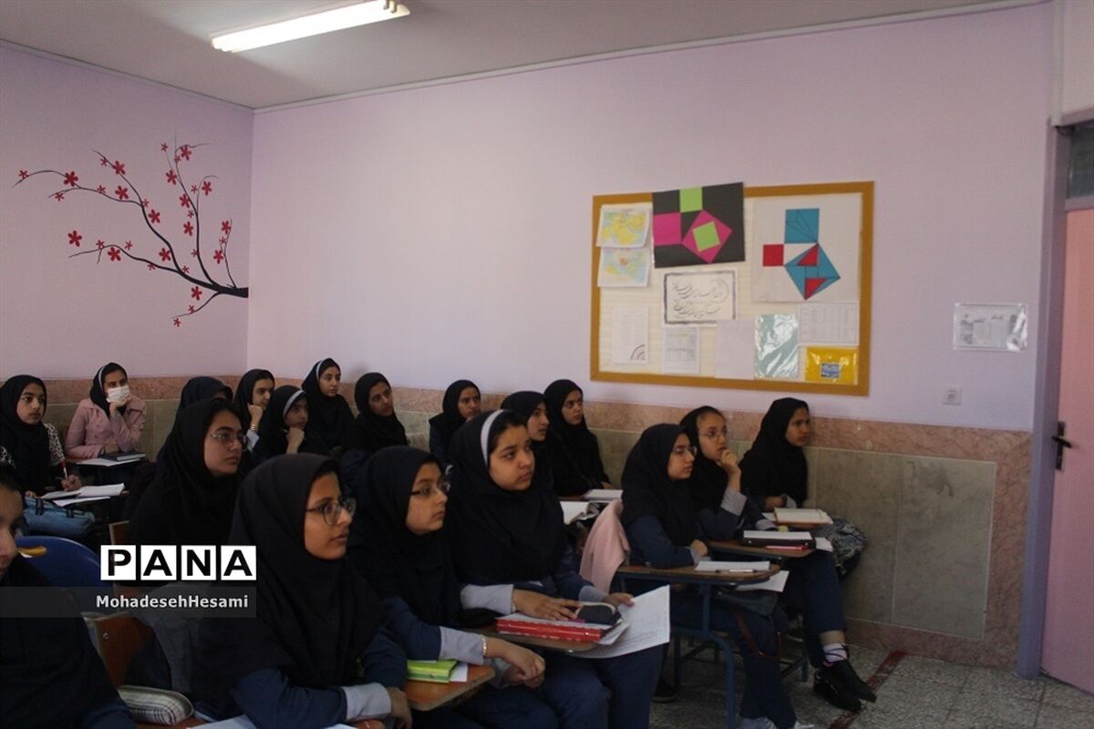 پاسخ آموزش و پرورش استان گیلان به شایعه اخراج معلم وظیفه شناس آستارایی