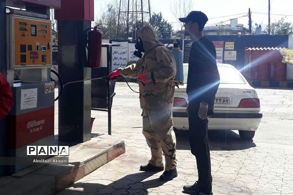 ضدعفونی کردن معابر و اماکن شهری در ساری