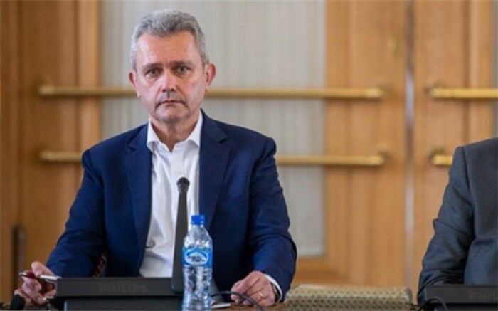 نماینده سازمان جهانی بهداشت: حمایت رهبر انقلاب اسلامی در شکل دهی مبارزه با کرونا ستودنی است