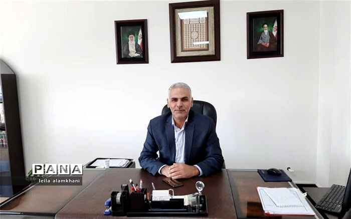 لونی: مدرسه محوری، تقویت ارکان مدرسه و نشاط مهمترین برنامه های منطقه۴ است