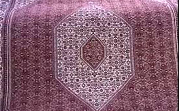 درآمدزایی مددجویان کمیته  امداد زنجان از طریق بافت انواع فرش