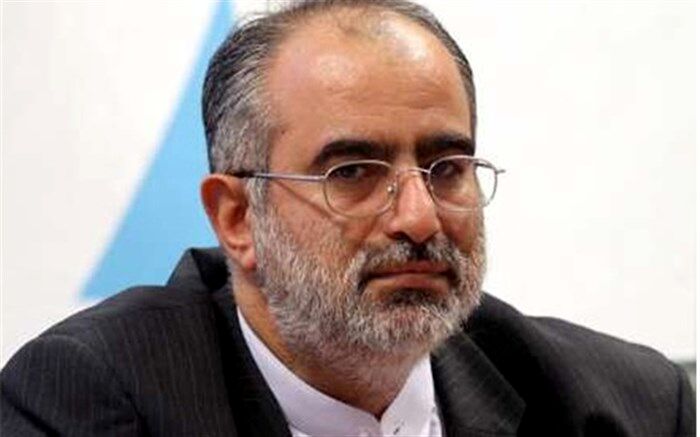 حسام‌الدین آشنا: ایران به هیچ عنوان از پیک بیماری عبور نکرده است