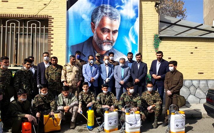 گروه جهادی دانش‌آموزان حاج قاسم سلیمانی روزانه 3 مدرسه شهرستان قدس را ضدعفونی می‌کنند