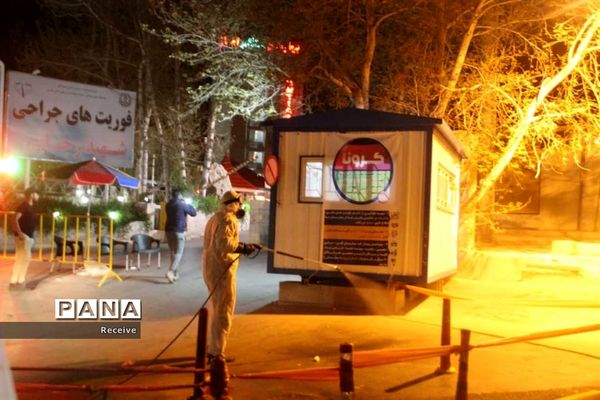 عملیات ضد عفونی و گندزدایی بیمارستان‌ها و معابر شیراز توسط پرسنل آتش نشانی