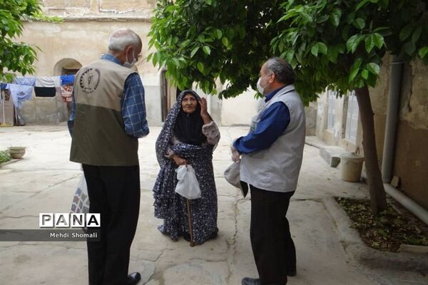 توزیع بسته های بهداشتی در بوشهر