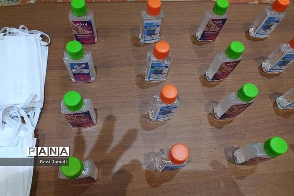 توزیع بسته های بهداشتی در بوشهر