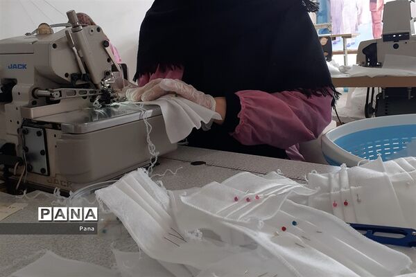 دوخت ماسک در مرکز نیکوکاری زُهیر ساری