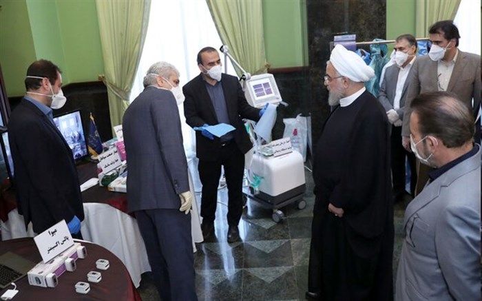بازدید رئیس جمهور از نمایشگاه دستاوردها و محصولات علمی و فناوری در مبارزه با کرونا