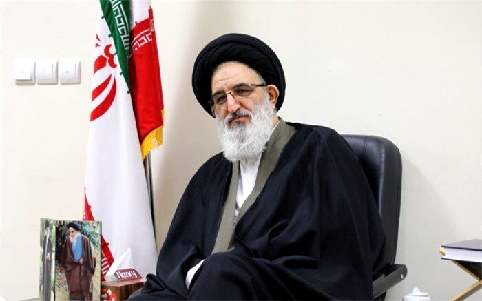 آیت الله حسینی همدانی : تشکل‌های جهادی با هدف ارائه خدمات به اقشار محروم جامعه متحد شوند
