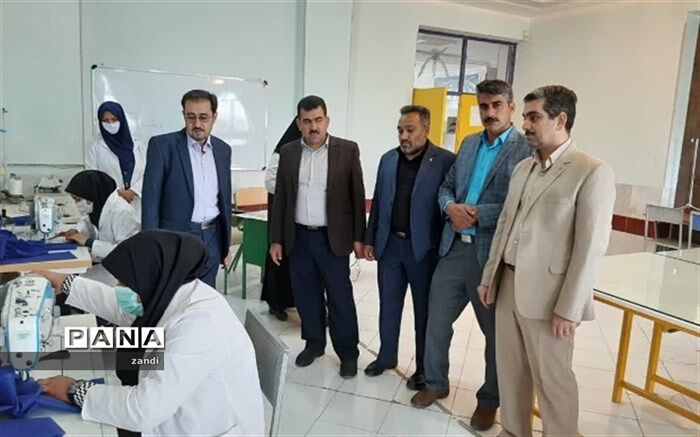 بازدید مدیر و معاونین آموزش و پرورش از کارگاه تولید ماسک هنرستان دخترانه رضویه