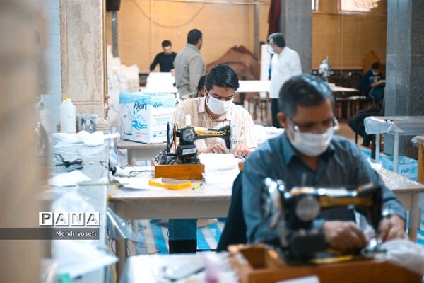 کار گروه مردمی تولید ماسک  مدافعان سلامت در مسجد اشرف الانبیاء در تبریز