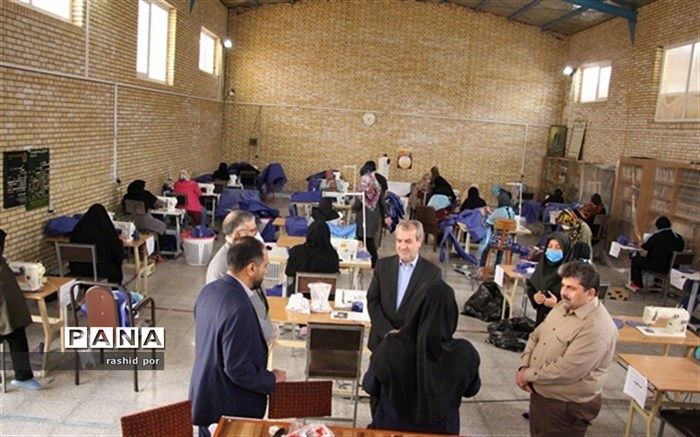 تولید روزانه 120 دست لباس پزشکی یکبارمصرف در یک هنرستان دخترانه کرمان