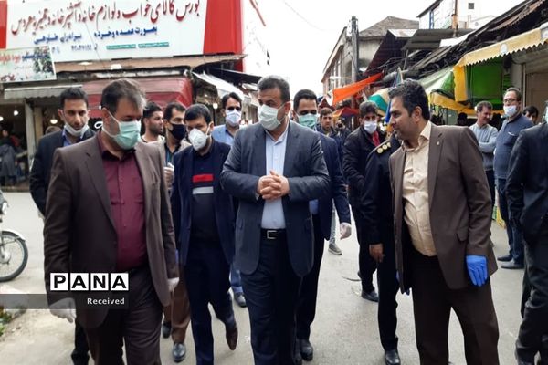 بازدید استاندار از اجرای فاصله‌گذاری اجتماعی در قائم شهر