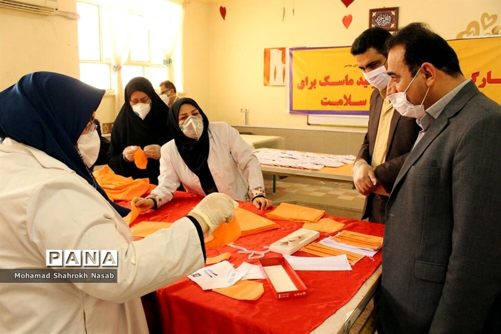 تولید روزانه 250 ماسک در هنرستان‌های علوم و هاجر ناحیه 3 اهواز
