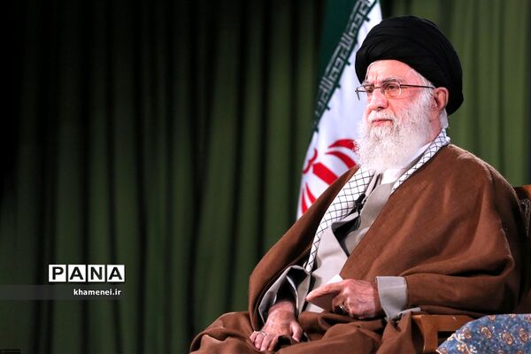 سخنرانی تلویزیونی  رهبر انقلاب اسلامی به مناسبت ولادت حضرت امام زمان(عج)