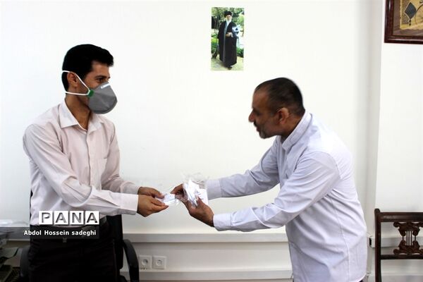 توزیع اقلام بهداشتی در بین کارکنان اداره‌کل آموزش و پرورش و سازمان دانش‌آموزی استان بوشهر