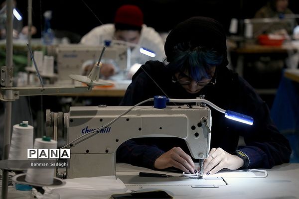 تولید ماسک در سالن تئاتر «حافظ»