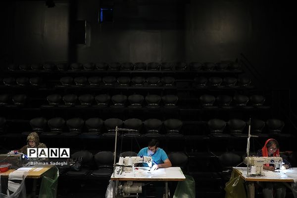 تولید ماسک در سالن تئاتر «حافظ»
