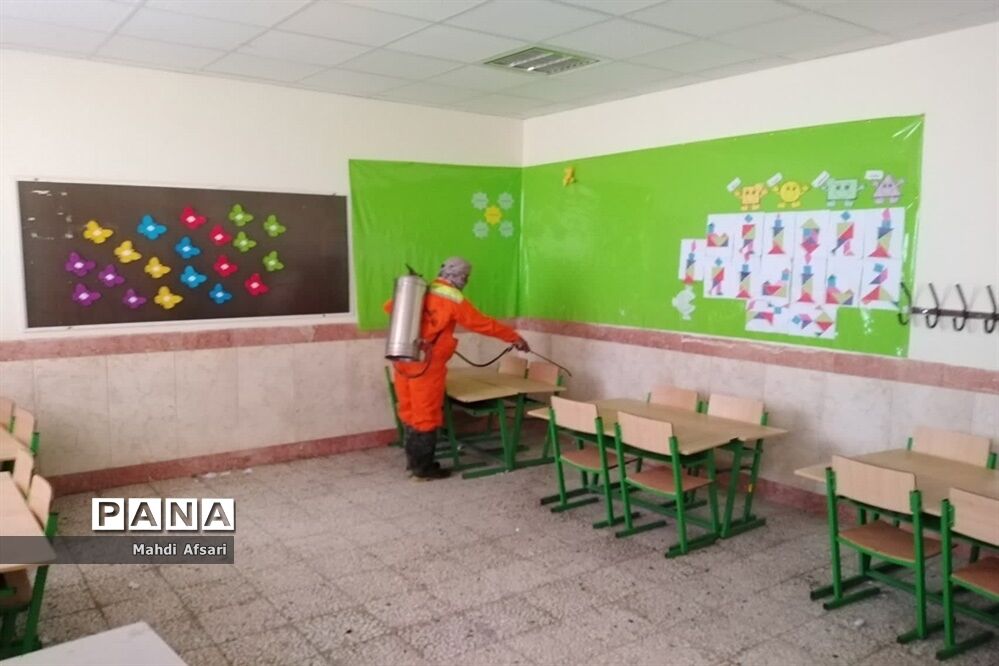 ضدعفونی و گندزدایی مدارس شهرستان درمیان استان خراسان جنوبی