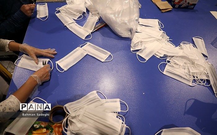 تولید بیش از 600 هزار ماسک و ۱۸ هزار لباس پرستاری در کانون‌های فرهنگی تربیتی