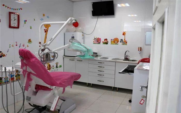 راهبرد اصلی درمانگاه فرهنگیان در دوره جدید، ارائه خدمات مطلوب، متنوع ،جلب رضایت فرهنگیان و پرهیز از نگاه تجاری است