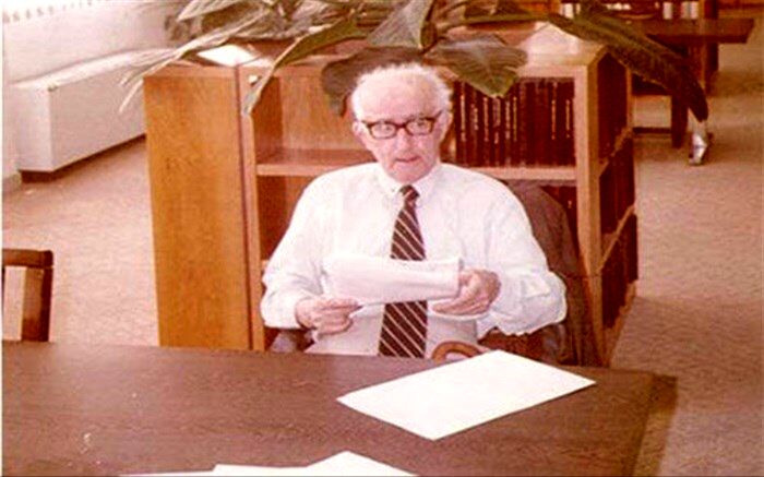 درباره محمدتقی دانش پژوه
