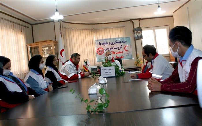 توزیع 240 بسته معیشتی و بهداشتی در خرمدره توسط هلال احمر