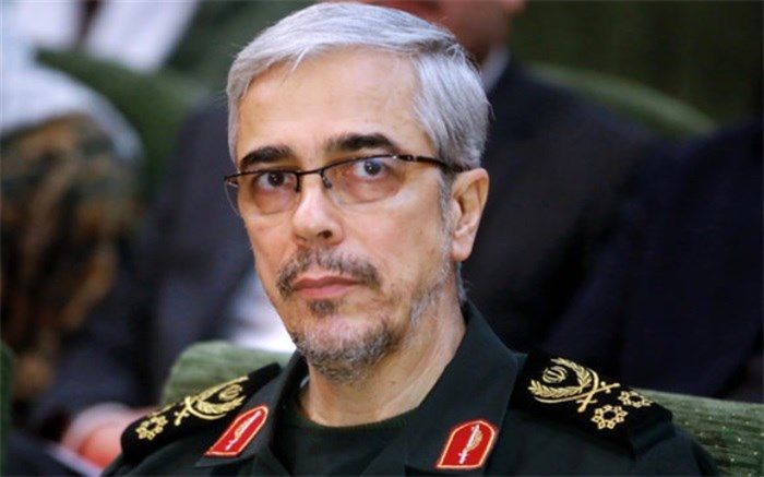 نام سپاه بر فراز قله‌های اقتدار، پیشرفت و عزت ایران اسلامی می‌درخشد