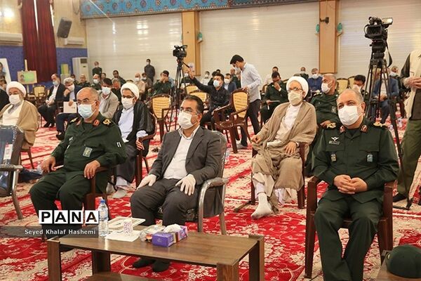 تجلیل از دست اندرکاران کنگره سرداران و 2 هزار شهید استان بوشهر