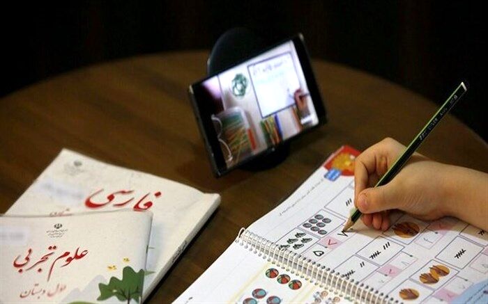 دانش آموزان در شبکه "شاد" آموزش در  کلاس واقعی را تجربه می کنند