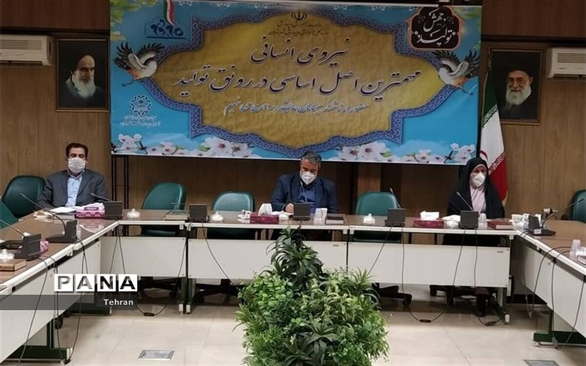 قدردانی مهدی نیکبخت از فعالیت ‌های حوزه پرورشی منطقه 17