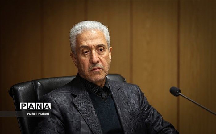 تبریک تلفنی سال جدید وزیر علوم به ۴ استاد برجسته دانشگاه‌های کشور