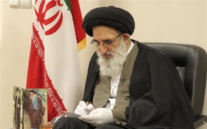 تأکید امام جمعه کرج بر ضرورت ترویج فرهنگ ازدواج آسان
