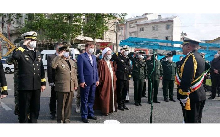 رژه خدمت یگان های نمونه نظامی و انتظامی در روز ارتش برگزار شد