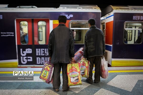روزهای کرونایی  در مترو تهران