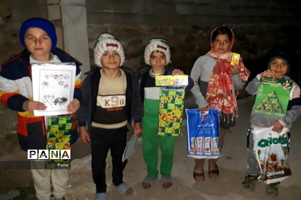 دانش‌آموزان دبستان شهدای روستای چالو