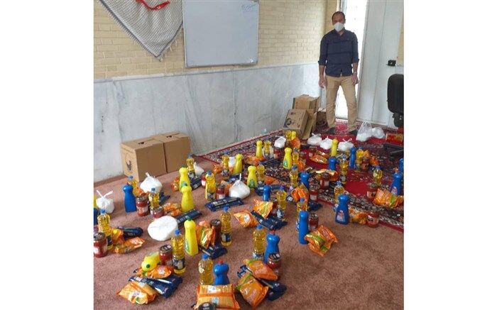 توزیع بسته‌های غذایی در آستانه  ماه مبارک رمضان در نی ریز