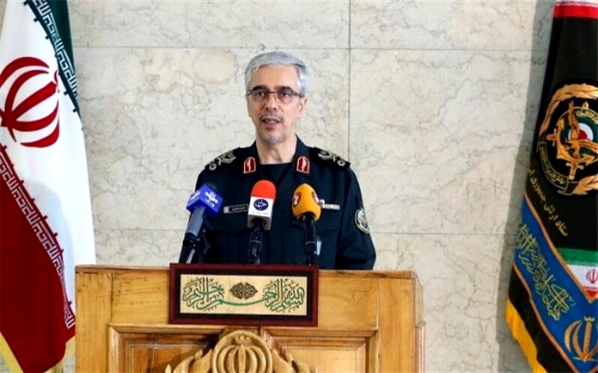 رییس ستادکل نیروهای مسلح پرتاب موفقیت‌آمیز ماهواره نظامی «نور ۱» را به فرمانده سپاه تبریک گفت