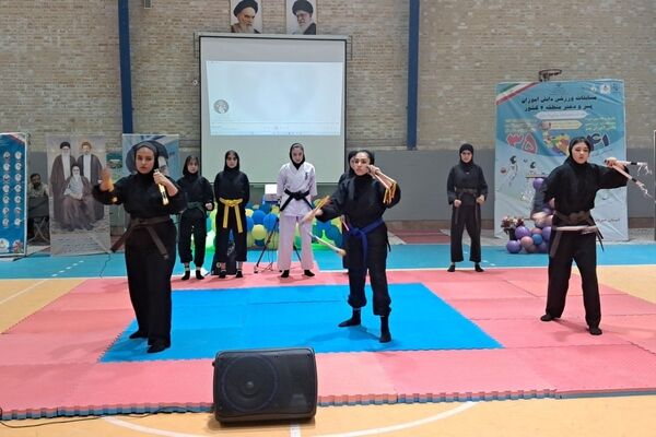 قاب‌های ماندگار از افتتاحیه مسابقات ورزشی دانش‌آموزان دختر منطقه ۴ کشور در همدان