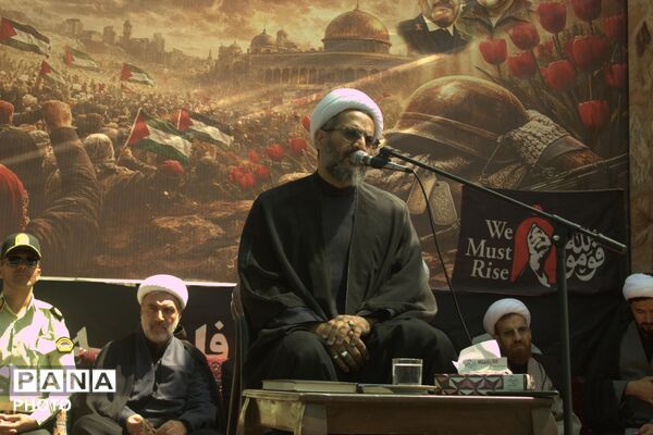 پیاده روی ۱۱ کیلومتری عاشقان رضوی در آخرین روز ماه صفر به سمت آستان مقدس  امامزاده حمزه بن موسی (ع)