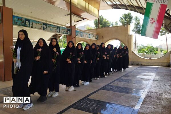 چهلمین روز عروج؛ مراسم یادبود شهید علیرضا مهرپور، حماسه ناو دنا در جنگ رمضان