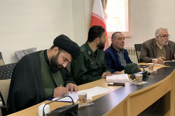 جلسه شورای ترویج فرهنگ ایثار و شهادت فیروزکوه با هدف حفظ و گسترش آرمان‌های شهدا
