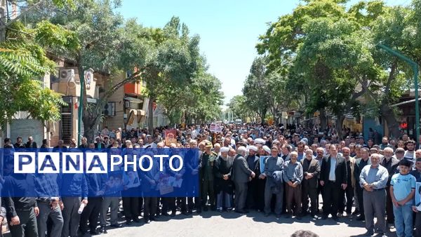 خروش دانش‌آموزان کفن پوش در آذربایجان شرقی