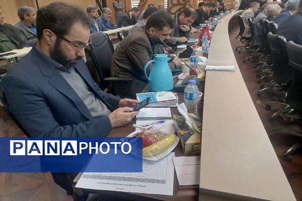 نشست مشترک اعضای کمیسیون آموزش و تحقیقات مجلس، مدیران آموزش و پررش استان خراسان رضوی و وزیر آموزش وپرورش در مشهد
