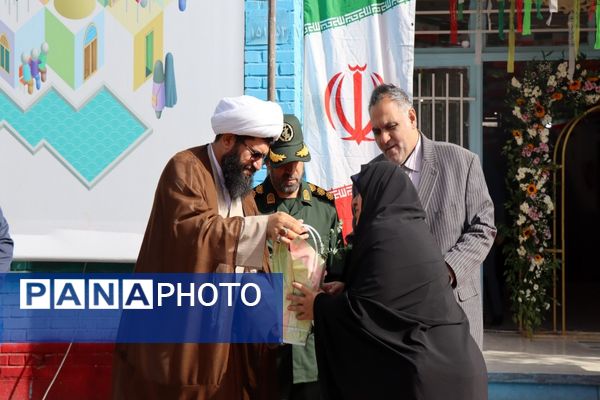 صبح مهر با کیف‌های رنگی و رؤیاهای روشن؛ مدرسه دوباره جان گرفت