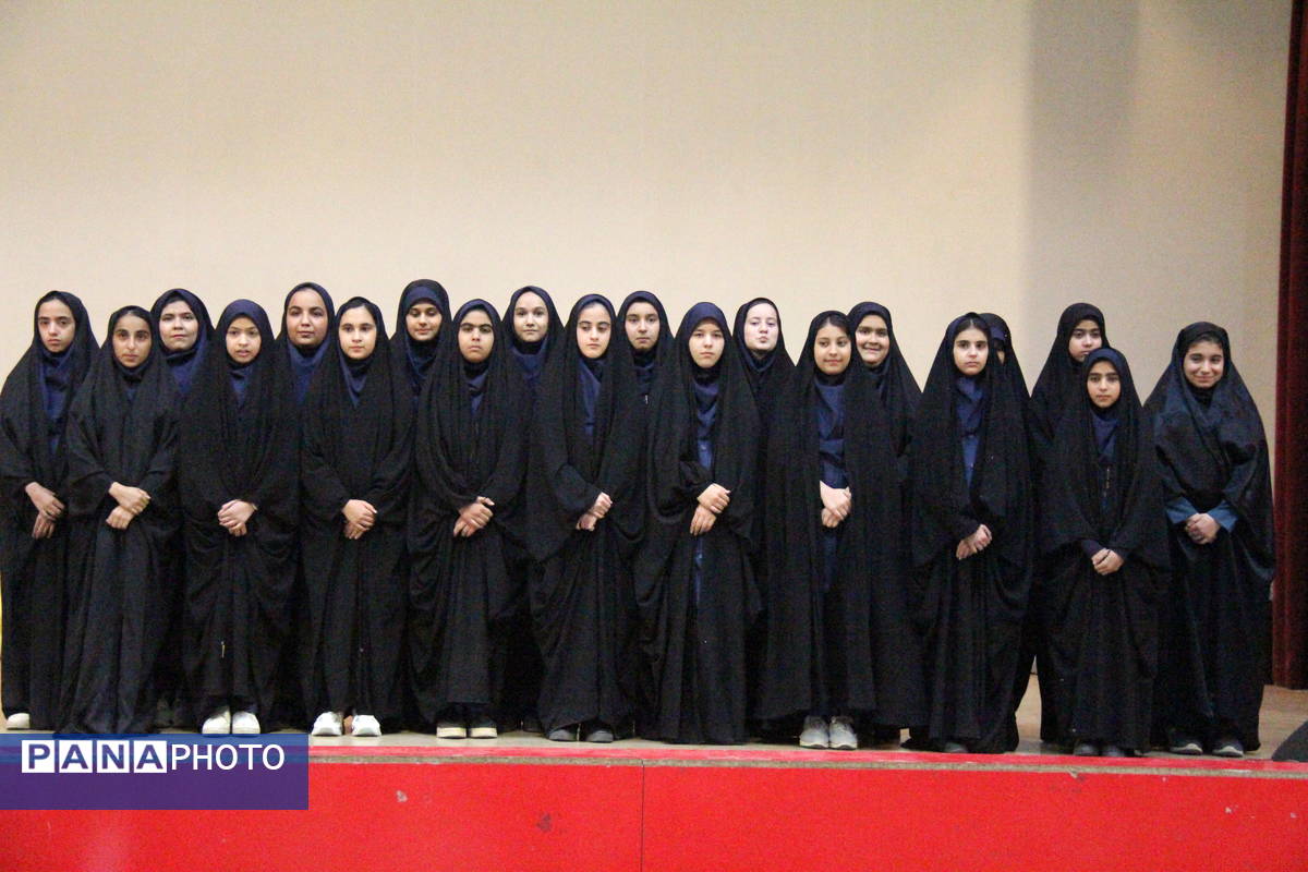 جشنواره هنرهای آوایی دانش‌آموزی یزد